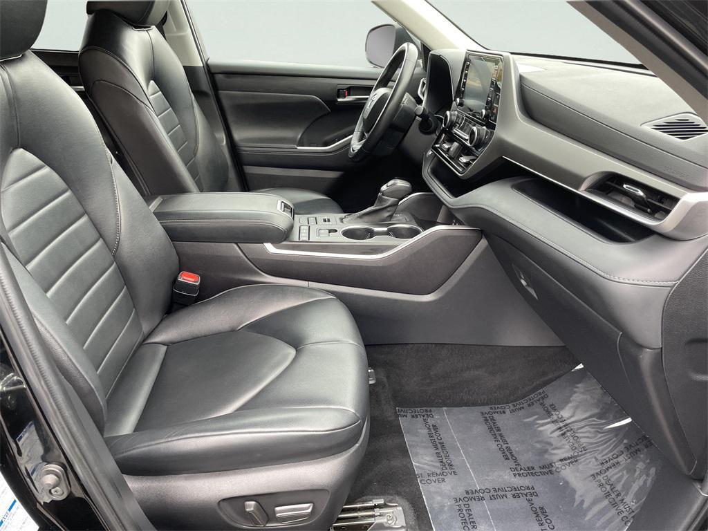 used 2022 Toyota Highlander car, priced at $35,000