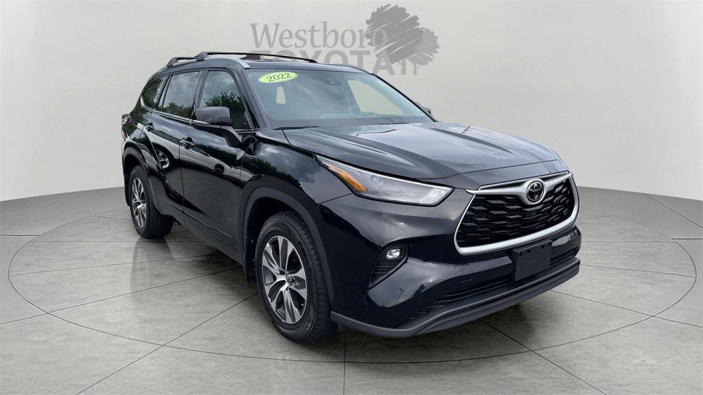 used 2022 Toyota Highlander car, priced at $35,000