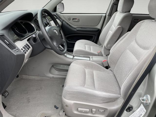 used 2002 Toyota Highlander car, priced at $10,000