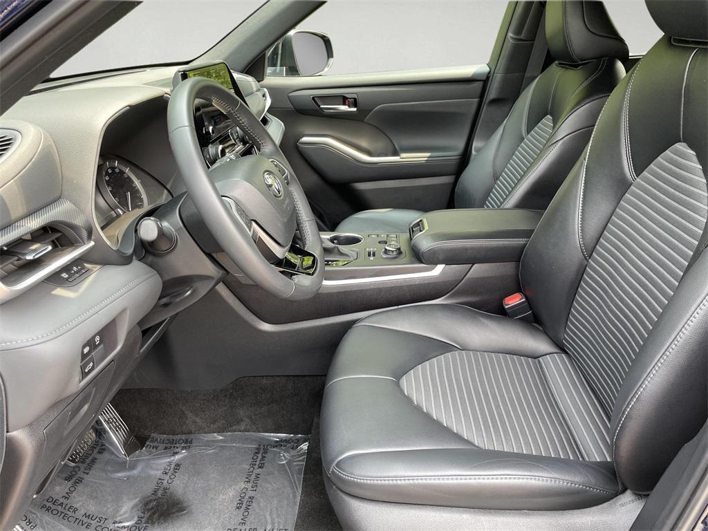 used 2024 Toyota Highlander car, priced at $46,000