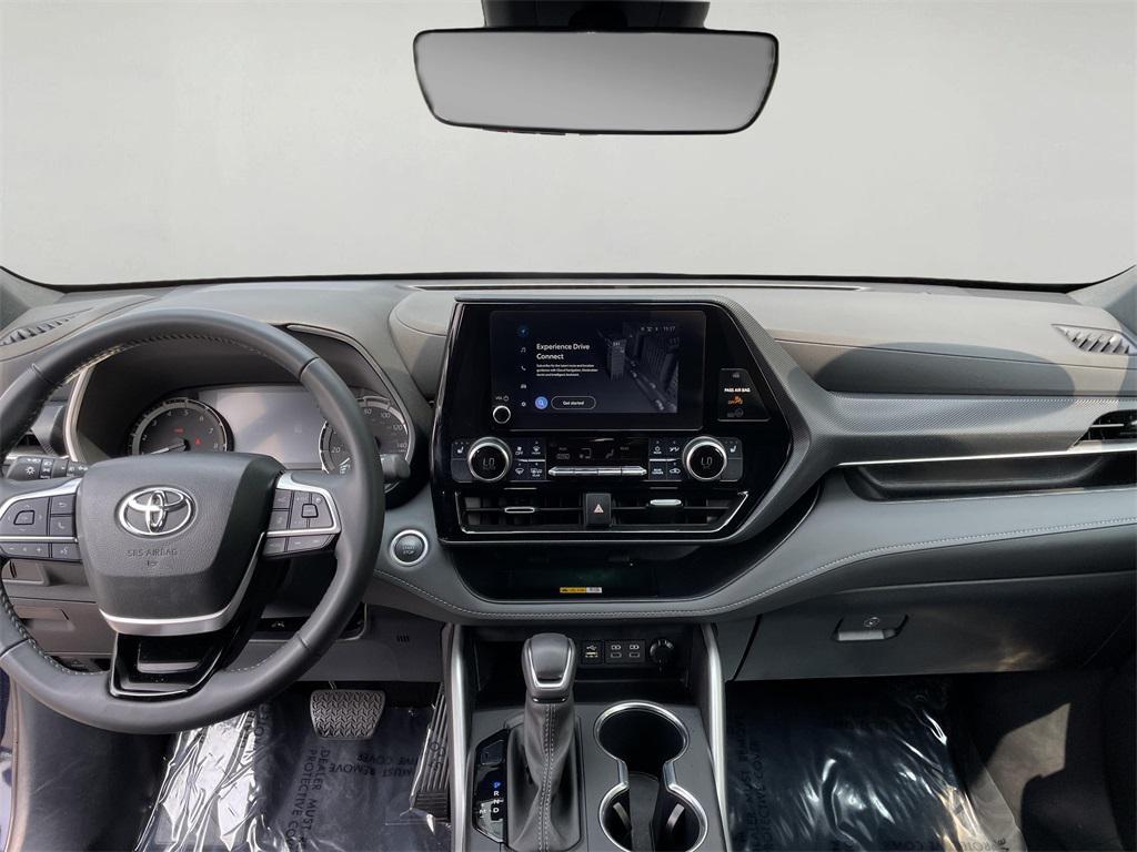 used 2024 Toyota Highlander car, priced at $46,000
