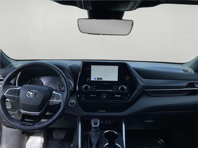 used 2024 Toyota Highlander car, priced at $42,000