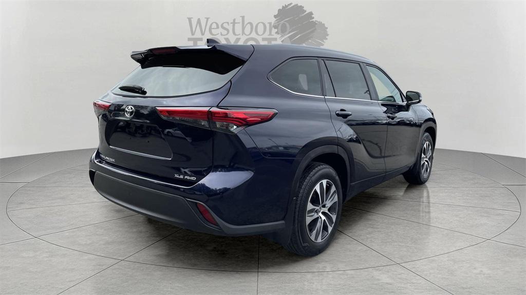 used 2023 Toyota Highlander car, priced at $39,000