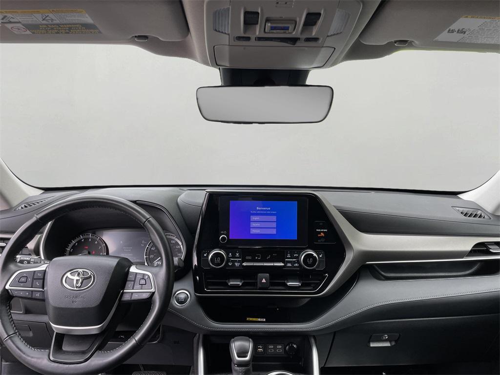 used 2023 Toyota Highlander car, priced at $39,000