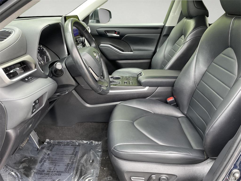 used 2023 Toyota Highlander car, priced at $39,000