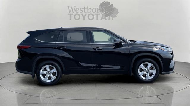 used 2021 Toyota Highlander car, priced at $28,000