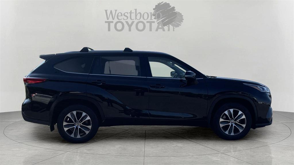 used 2020 Toyota Highlander car, priced at $23,000