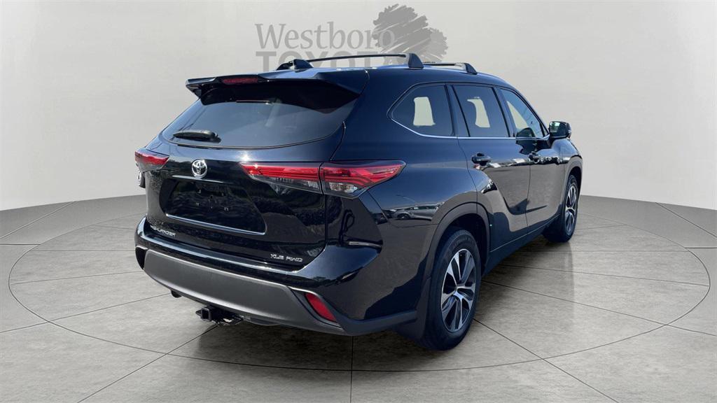 used 2020 Toyota Highlander car, priced at $23,000