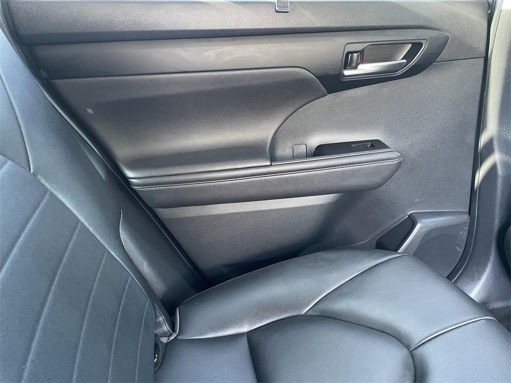 used 2020 Toyota Highlander car, priced at $23,000