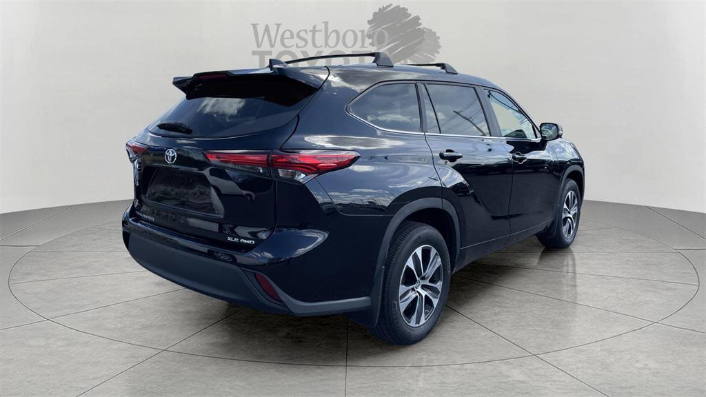 used 2023 Toyota Highlander car, priced at $39,000