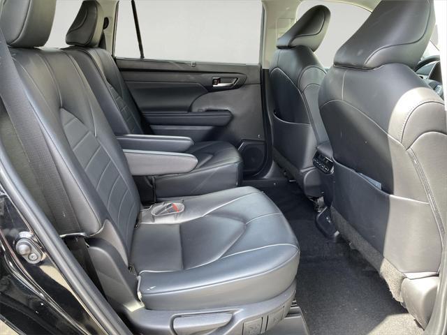 used 2023 Toyota Highlander car, priced at $39,000
