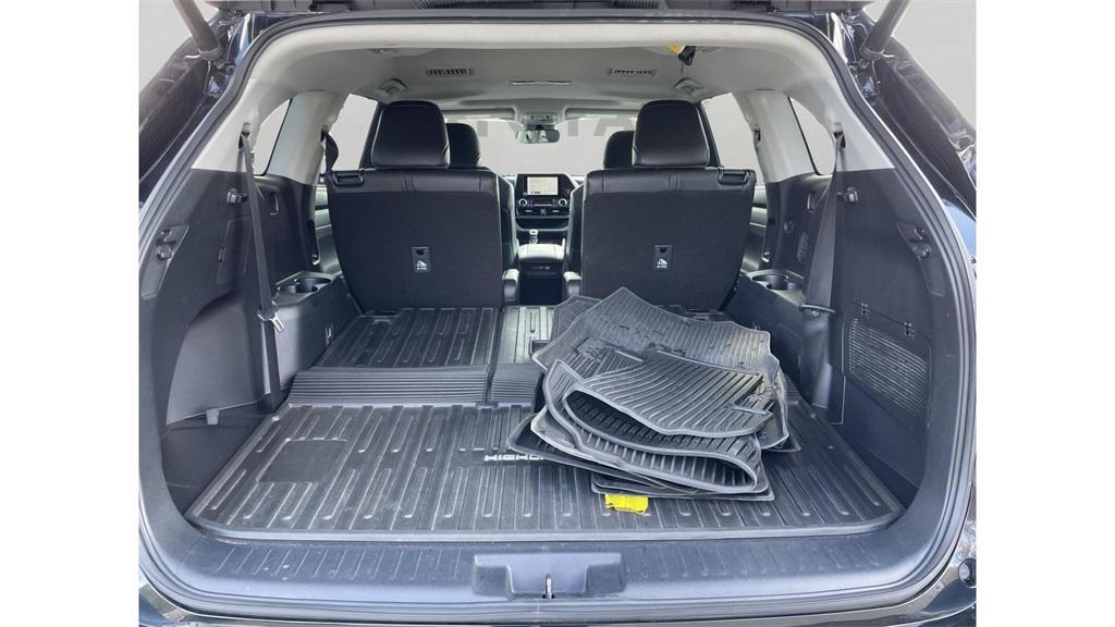 used 2023 Toyota Highlander car, priced at $39,000
