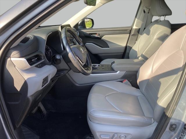 used 2020 Toyota Highlander car, priced at $31,000