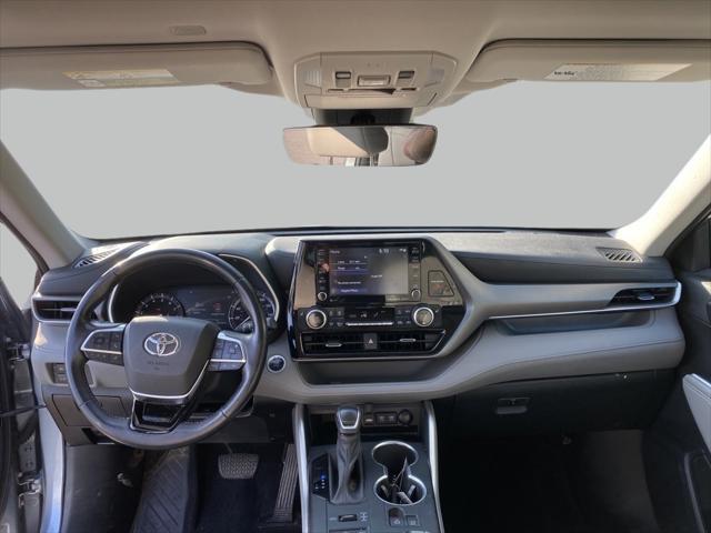 used 2020 Toyota Highlander car, priced at $31,000