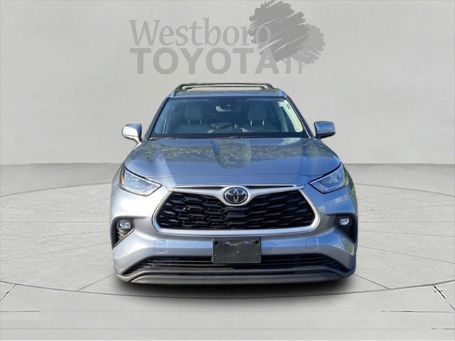 used 2020 Toyota Highlander car, priced at $31,000