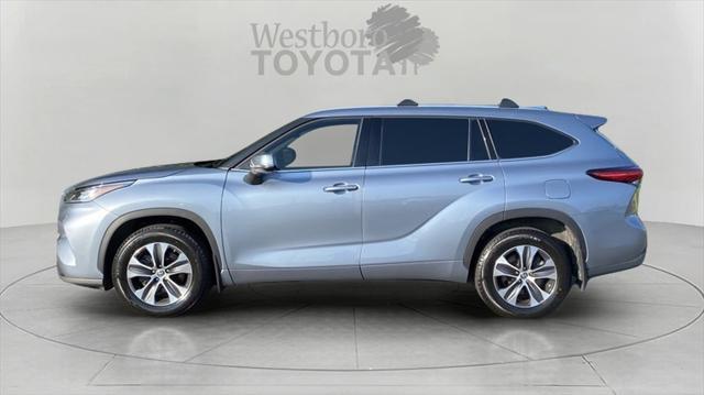 used 2020 Toyota Highlander car, priced at $31,000