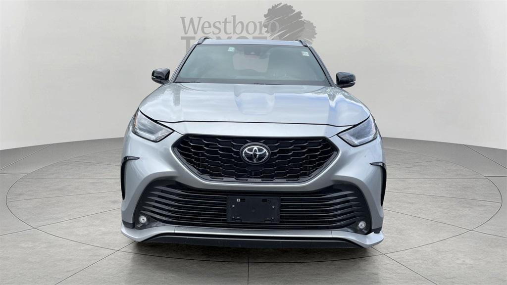 used 2024 Toyota Highlander car, priced at $44,000