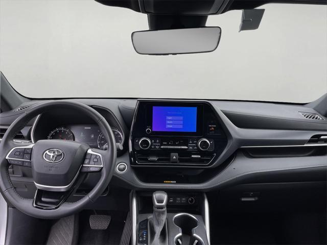 used 2024 Toyota Highlander car, priced at $44,000