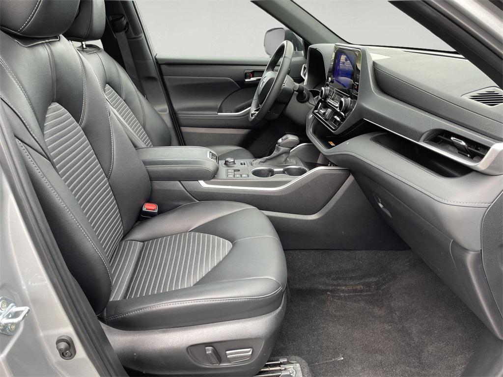 used 2024 Toyota Highlander car, priced at $44,000