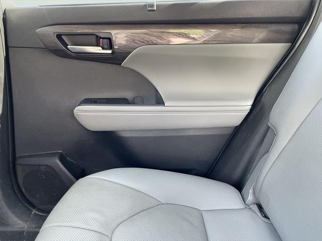 used 2022 Toyota Highlander car, priced at $39,000