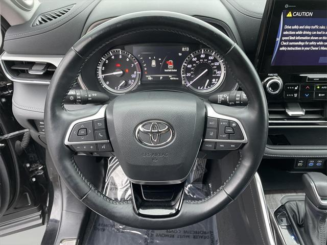 used 2022 Toyota Highlander car, priced at $41,000
