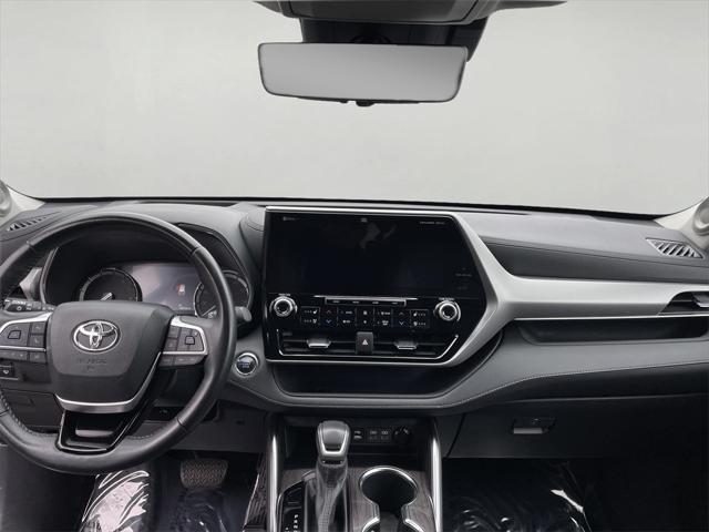 used 2022 Toyota Highlander car, priced at $41,000