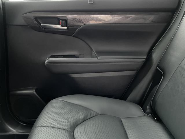 used 2022 Toyota Highlander car, priced at $41,000