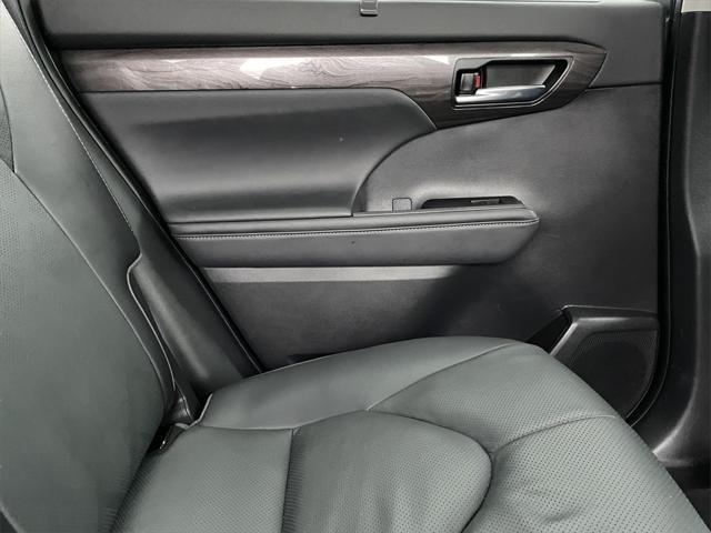 used 2022 Toyota Highlander car, priced at $41,000