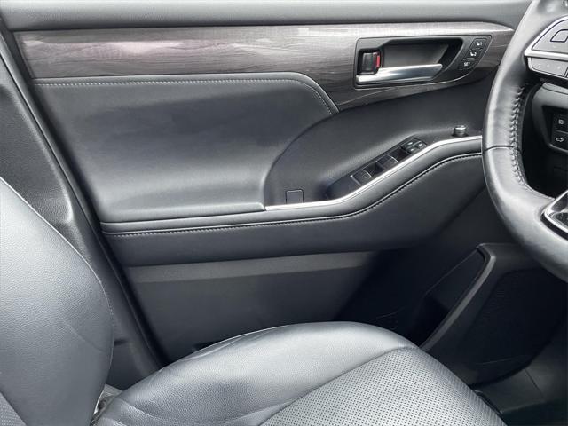 used 2022 Toyota Highlander car, priced at $41,000