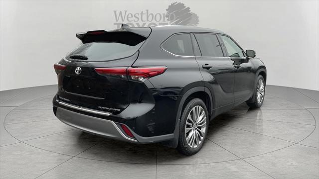 used 2022 Toyota Highlander car, priced at $42,000