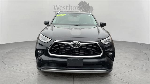 used 2022 Toyota Highlander car, priced at $42,000