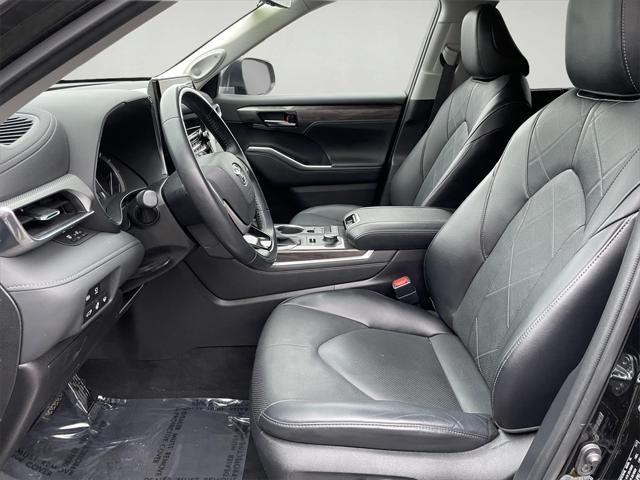 used 2022 Toyota Highlander car, priced at $41,000