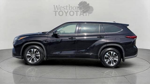 used 2021 Toyota Highlander car, priced at $26,000