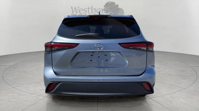 used 2023 Toyota Highlander car, priced at $40,000