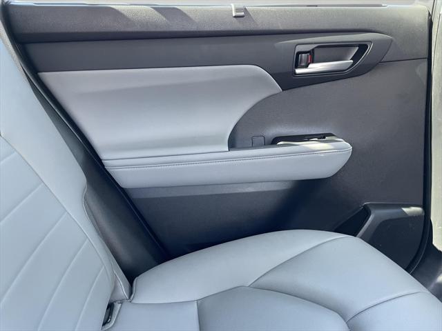 used 2023 Toyota Highlander car, priced at $40,000