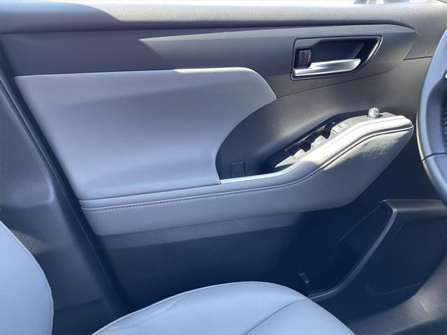 used 2023 Toyota Highlander car, priced at $40,000