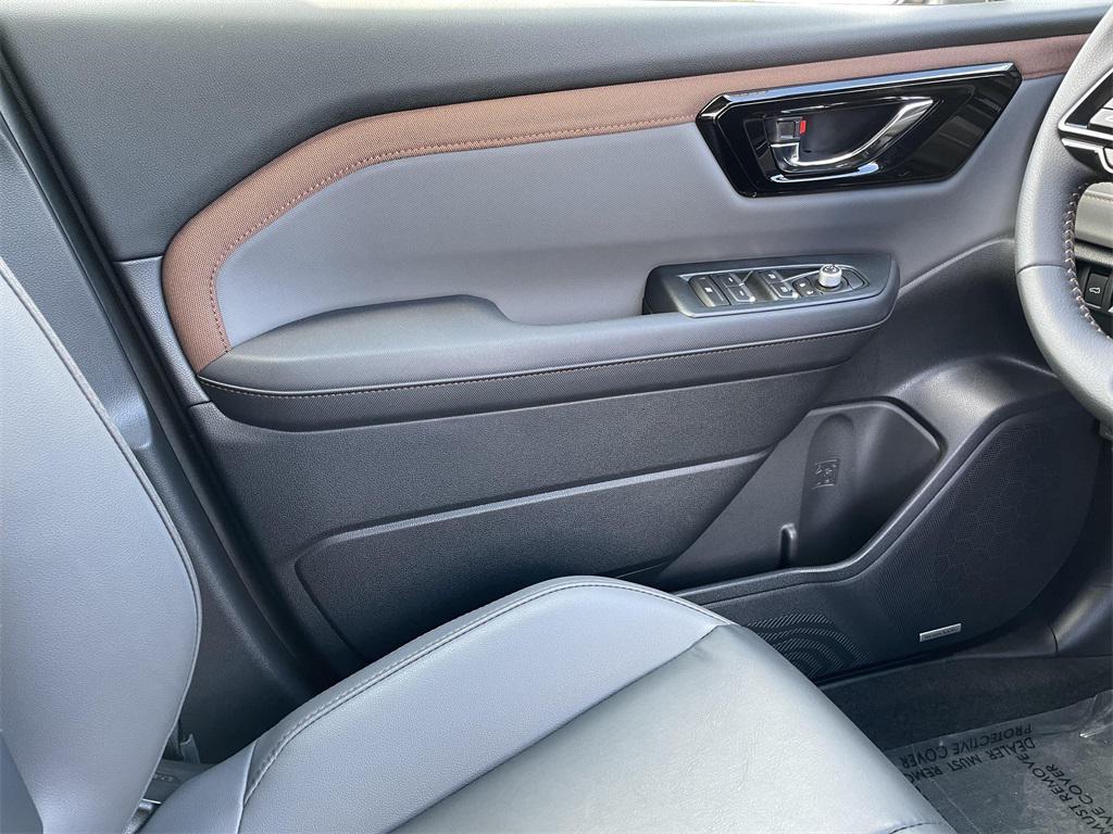 used 2025 Subaru Forester car, priced at $33,201