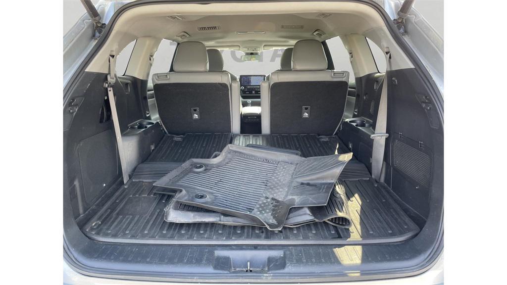 used 2022 Toyota Highlander car, priced at $39,000