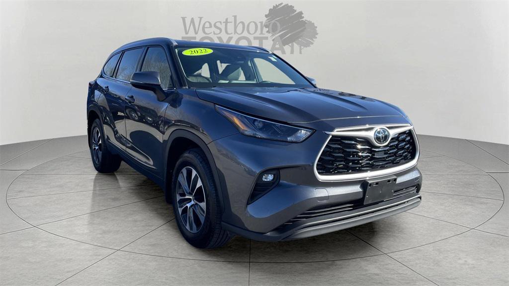 used 2022 Toyota Highlander car, priced at $35,000