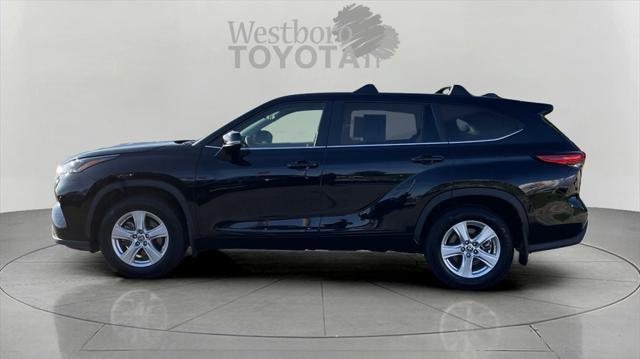 used 2023 Toyota Highlander Hybrid car, priced at $40,000