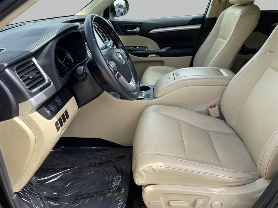 used 2019 Toyota Highlander car, priced at $27,000