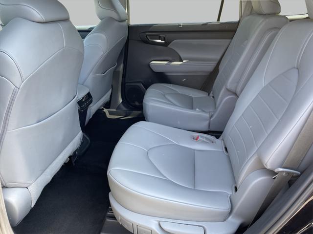 used 2020 Toyota Highlander car, priced at $28,000