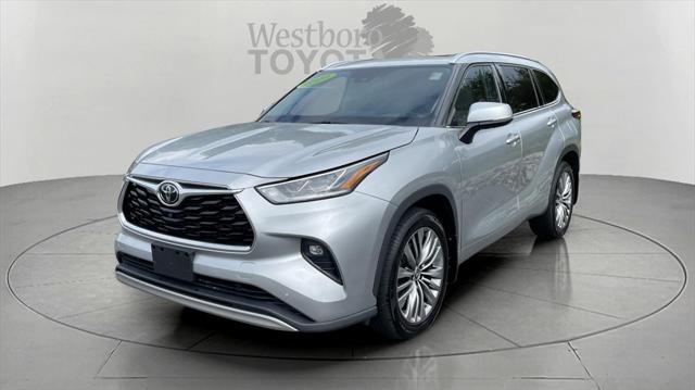 used 2020 Toyota Highlander car, priced at $32,000