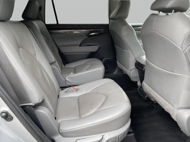 used 2020 Toyota Highlander car, priced at $32,000