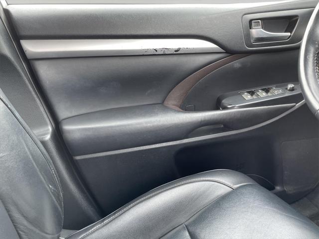 used 2019 Toyota Highlander car, priced at $26,000