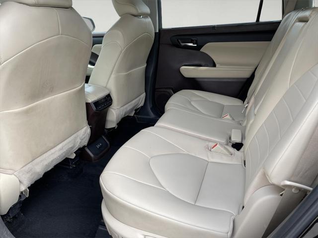 used 2022 Toyota Highlander car, priced at $36,500