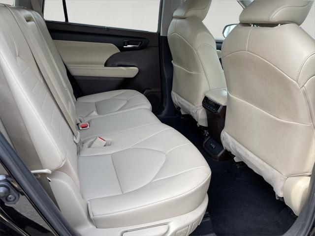 used 2022 Toyota Highlander car, priced at $36,500