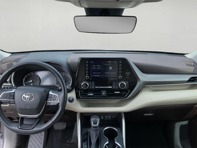 used 2022 Toyota Highlander car, priced at $36,500