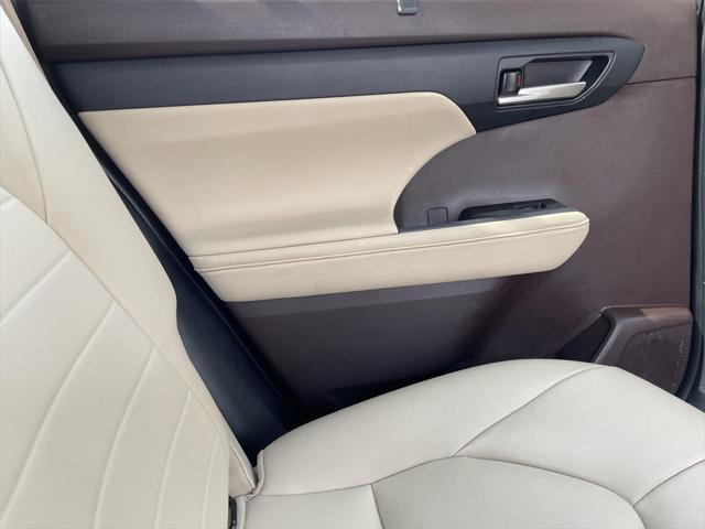 used 2022 Toyota Highlander car, priced at $36,500
