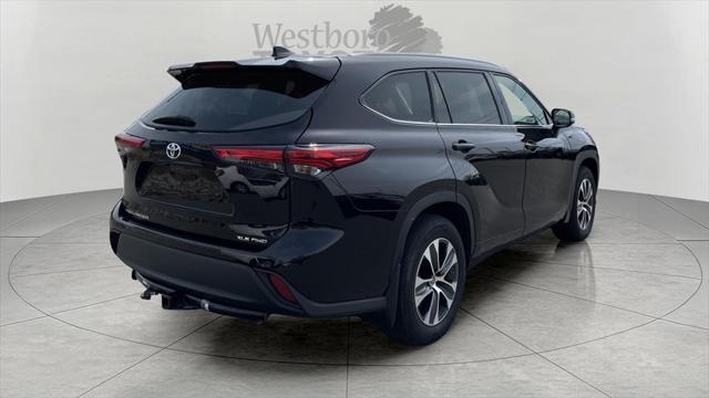 used 2022 Toyota Highlander car, priced at $36,500